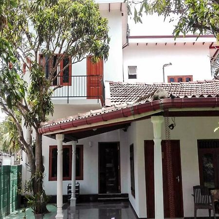 مبيت وإفطار نيجومبو House Of Seya المظهر الخارجي الصورة